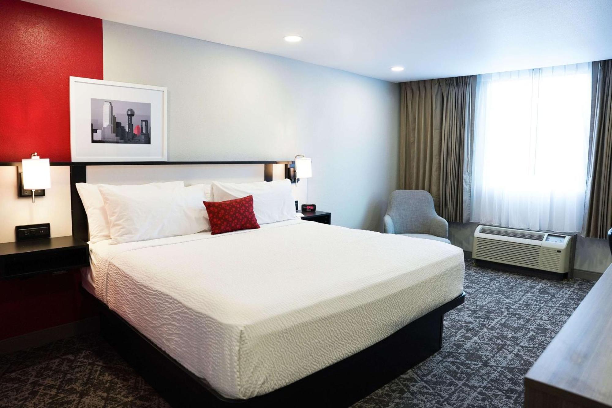 Отель Ramada By Wyndham Dfw Airport Ирвинг Экстерьер фото